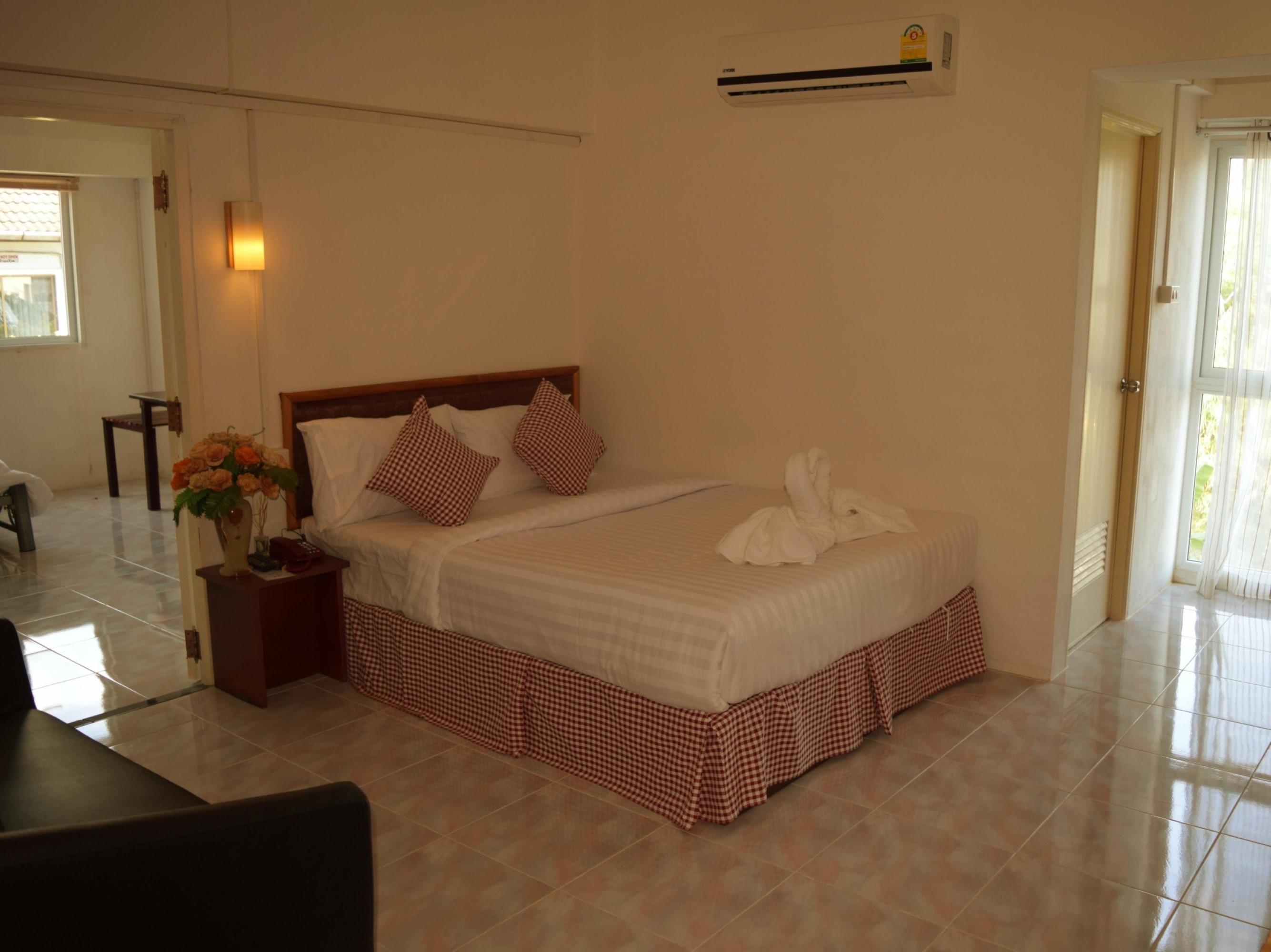 Hotel De Ratt Пхукет Экстерьер фото