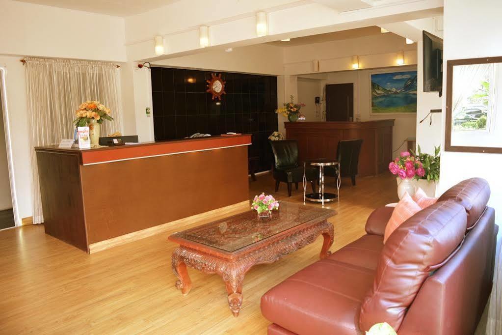 Hotel De Ratt Пхукет Экстерьер фото