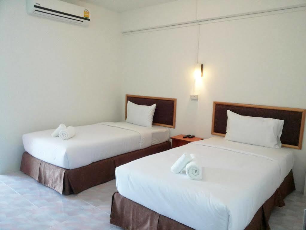 Hotel De Ratt Пхукет Экстерьер фото