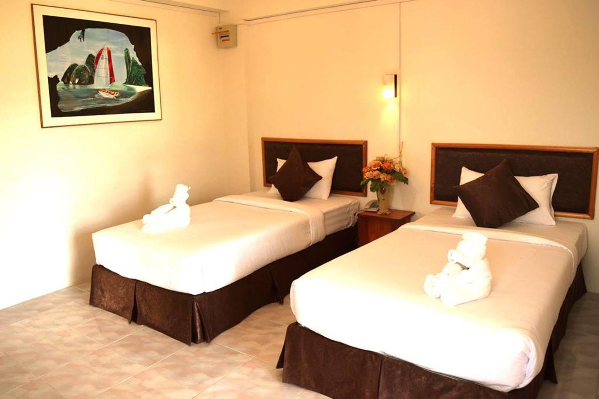 Hotel De Ratt Пхукет Экстерьер фото