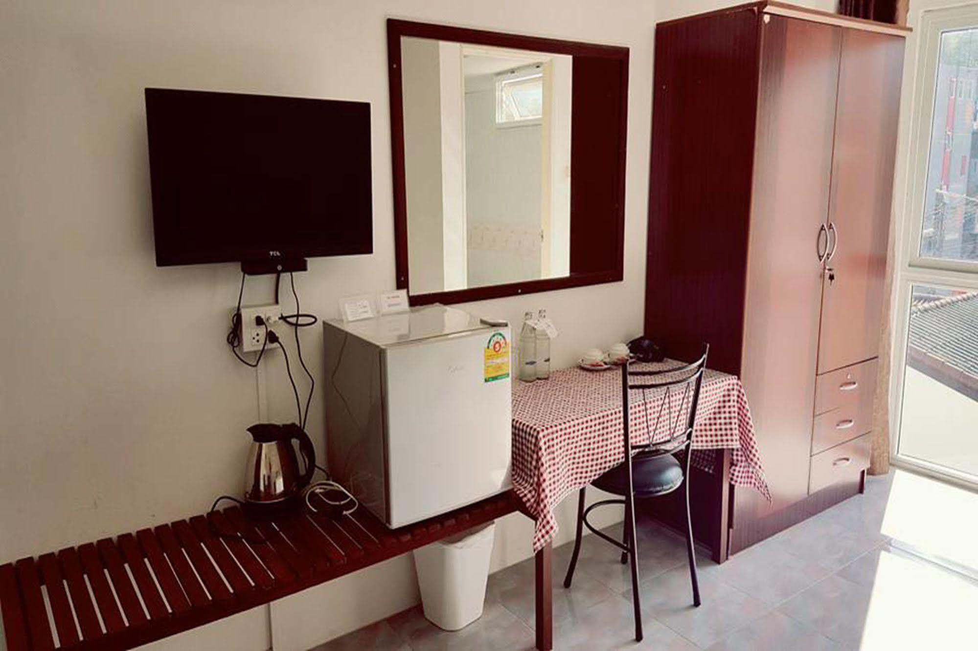 Hotel De Ratt Пхукет Экстерьер фото
