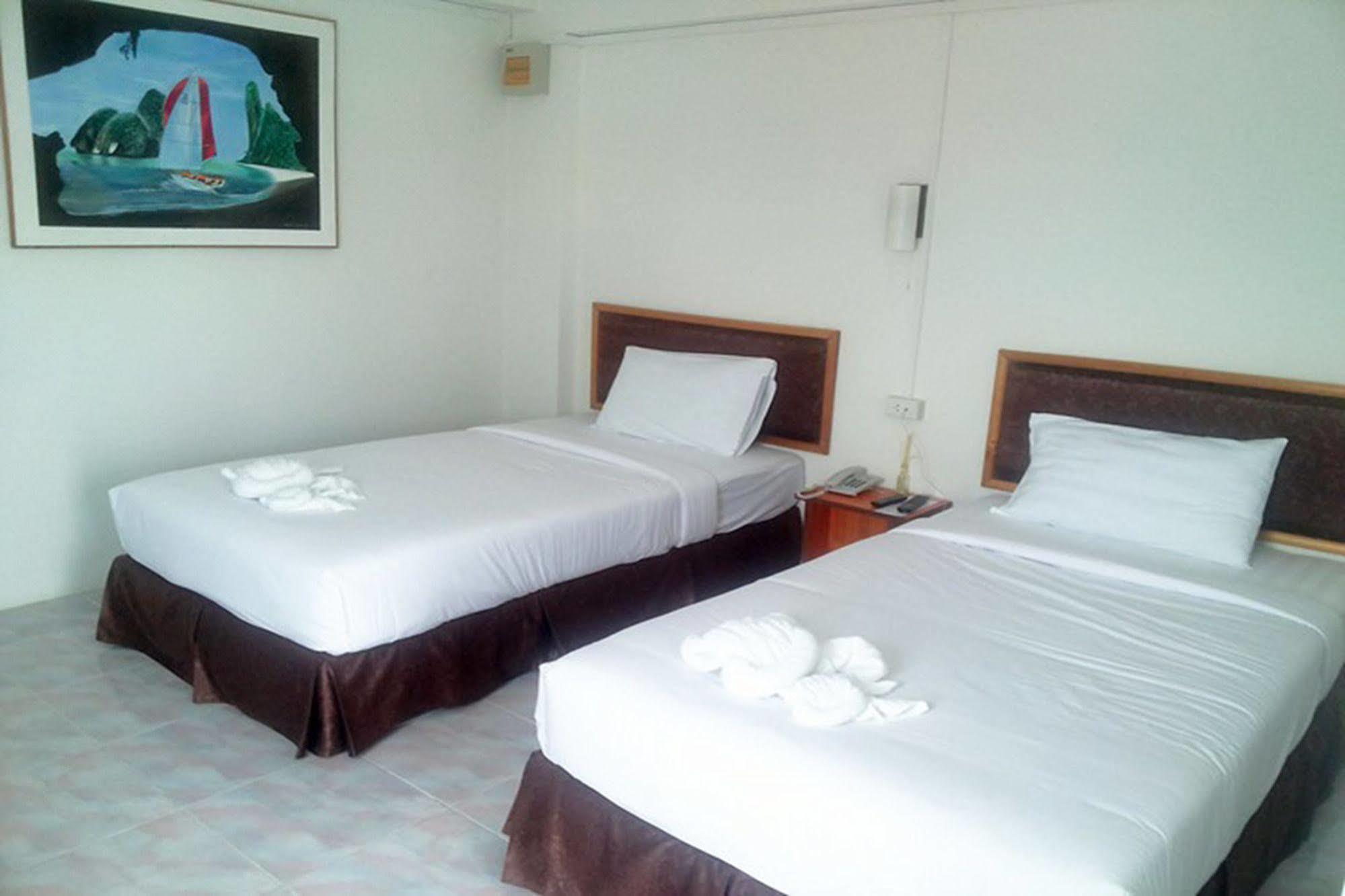 Hotel De Ratt Пхукет Экстерьер фото